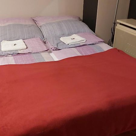 Tisza-Parti Napfeny Apartman Seghedin Cameră foto