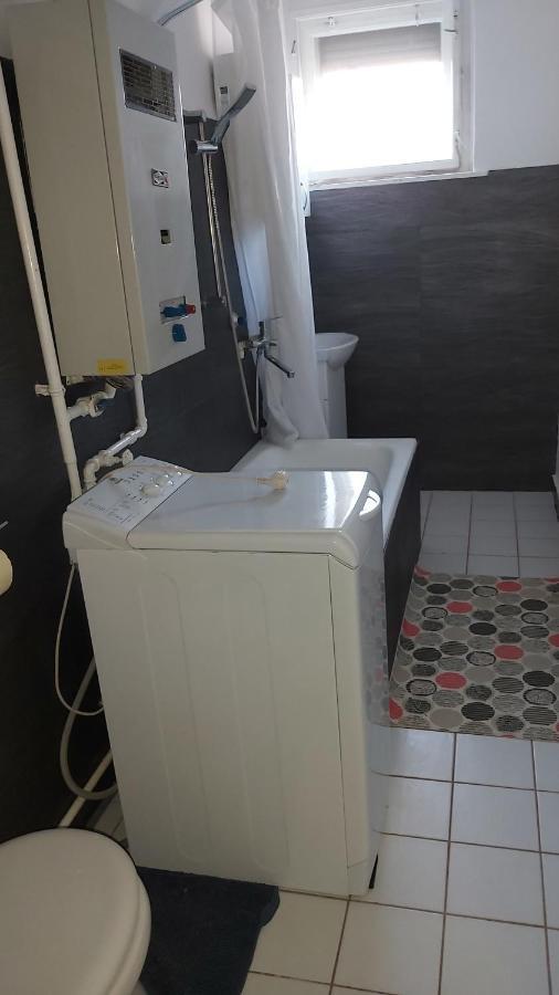 Tisza-Parti Napfeny Apartman Seghedin Exterior foto
